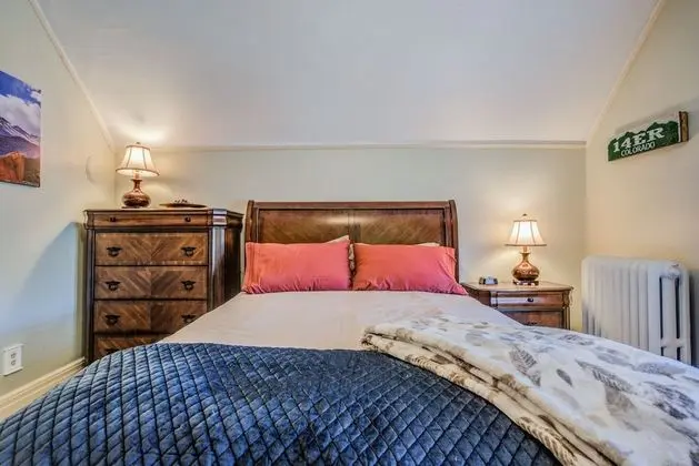 Ev (5 Bedrooms)