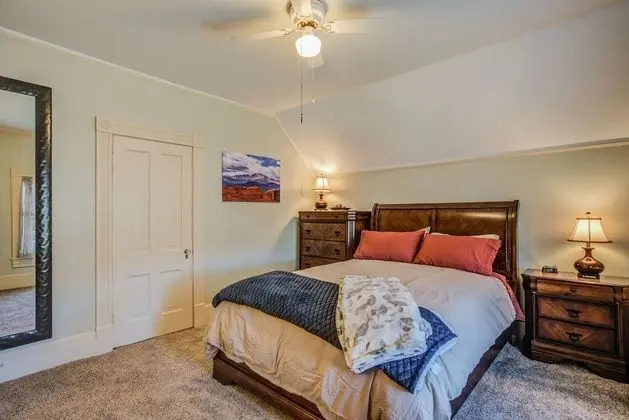 Ev (5 Bedrooms)