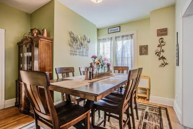 Ev (5 Bedrooms)