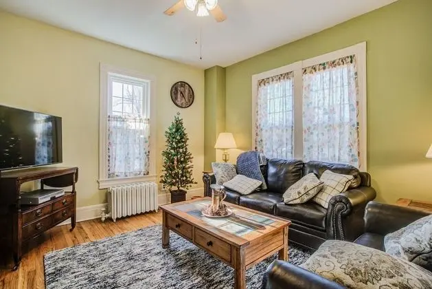 Ev (5 Bedrooms)