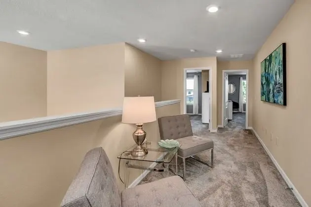 Villa (7387OAKMOSS)