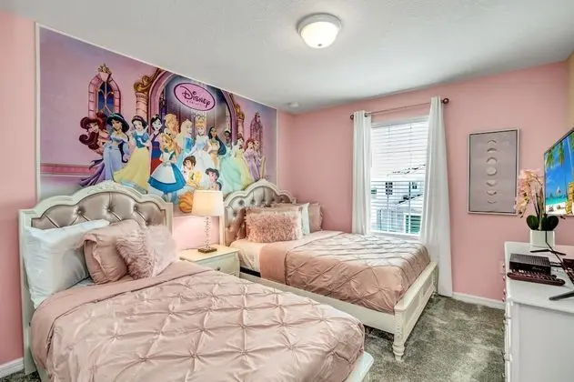Villa (7387OAKMOSS)