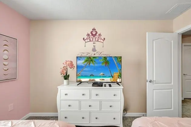 Villa (7387OAKMOSS)