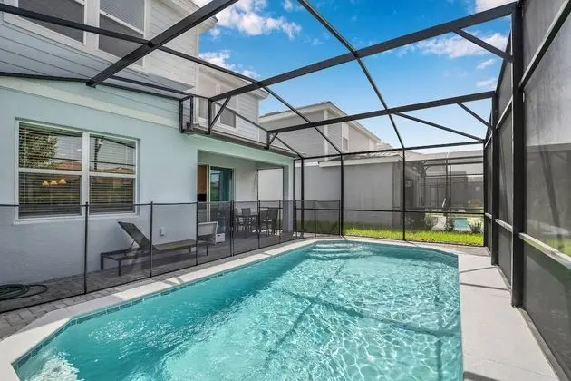 Villa (7387OAKMOSS)