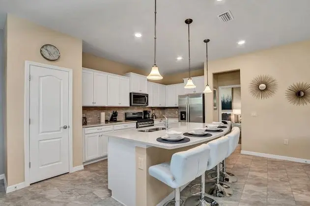 Villa (7387OAKMOSS)