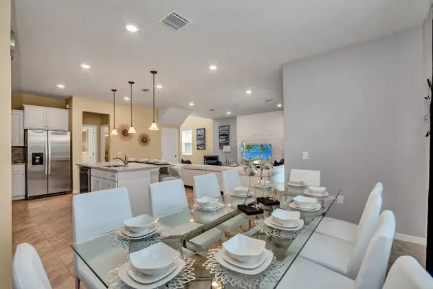 Villa (7387OAKMOSS)