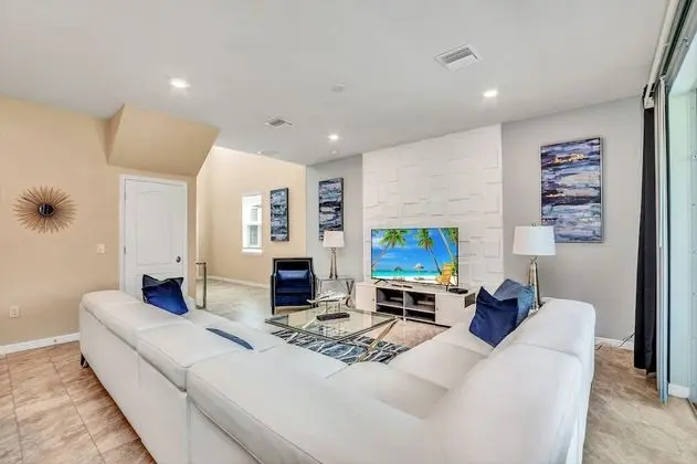 Villa (7387OAKMOSS)