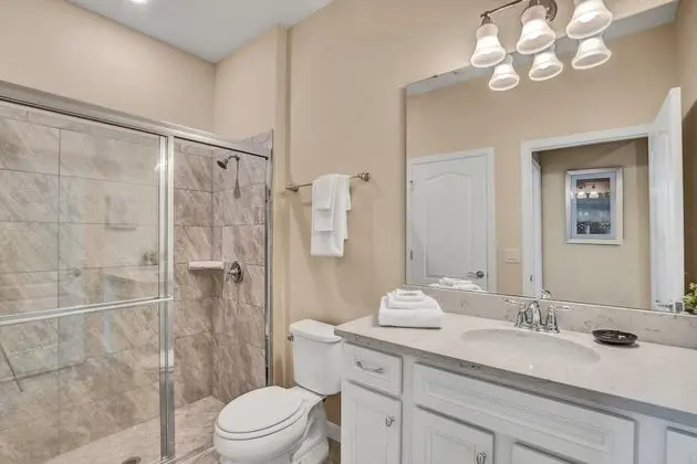 Villa (7387OAKMOSS)