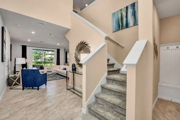 Villa (7387OAKMOSS)