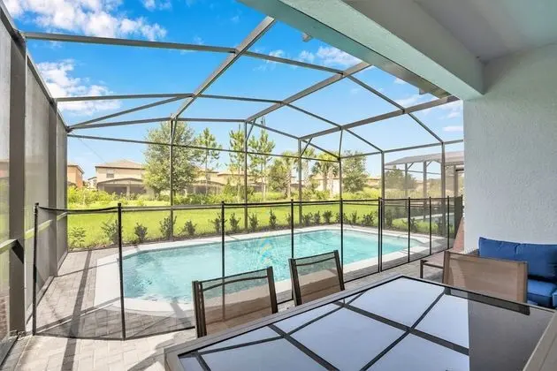 Villa (7387OAKMOSS)