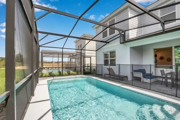 Villa (7387OAKMOSS)