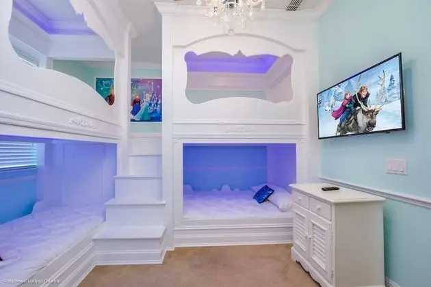 Villa (7704LL Ultimate Reunion Home)