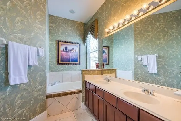 Villa (7704LL Ultimate Reunion Home)