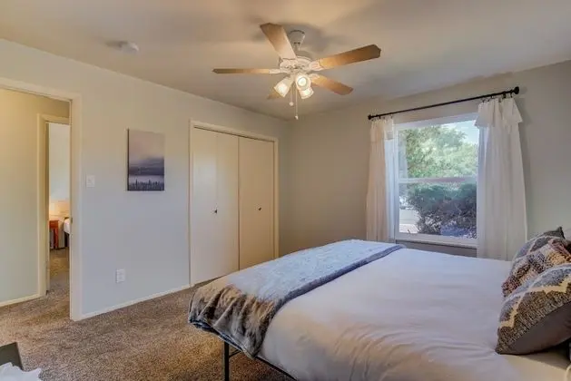 Ev (4 Bedrooms)