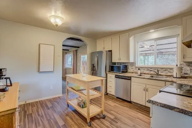 Ev (4 Bedrooms)