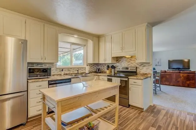 Ev (4 Bedrooms)