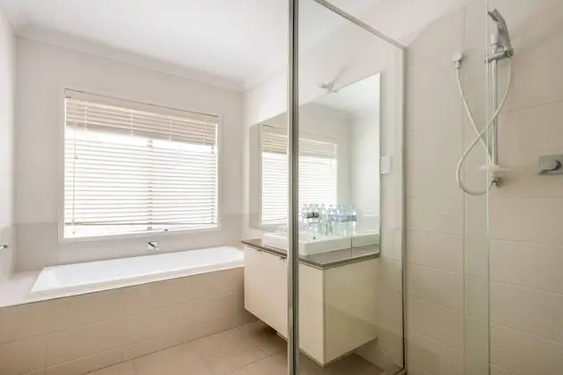 Ev, 5 Yatak Odası, Engellilere Uygun, Balkon