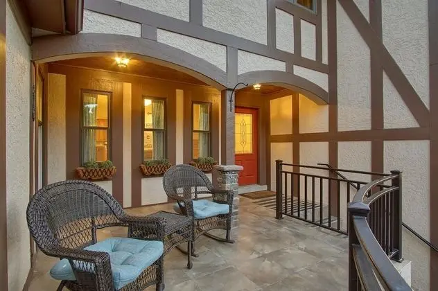 Ev (5 Bedrooms)