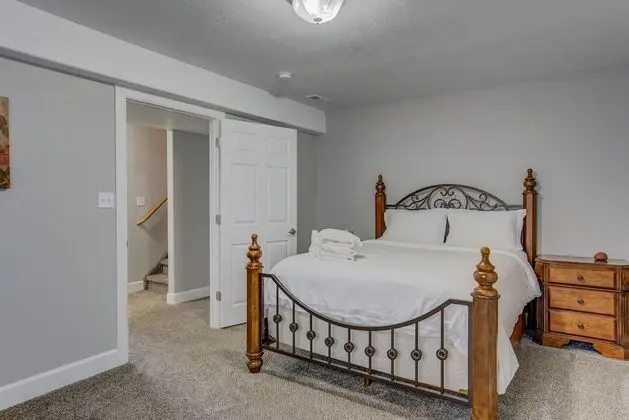 Ev (5 Bedrooms)