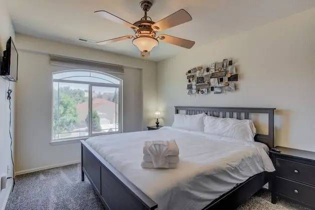 Ev (5 Bedrooms)