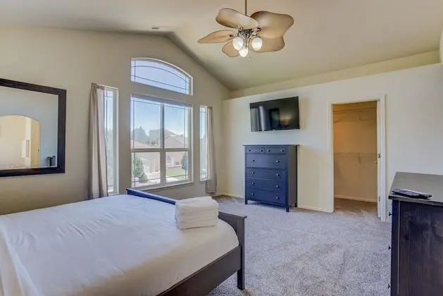Ev (5 Bedrooms)