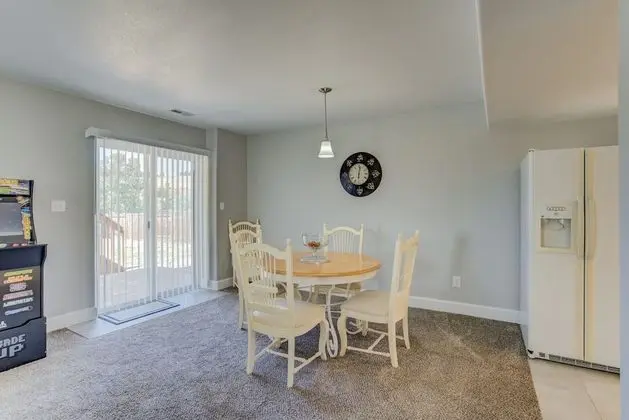 Ev (5 Bedrooms)