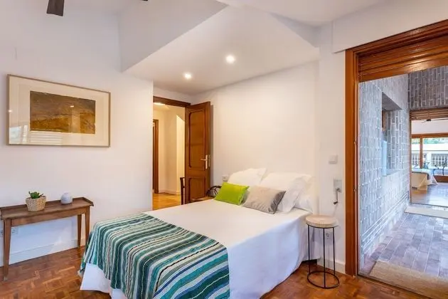 Apart Daire, 6 Yatak Odası