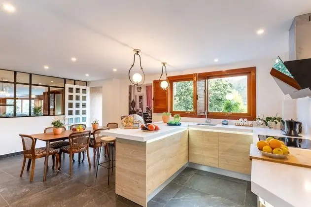 Apart Daire, 6 Yatak Odası