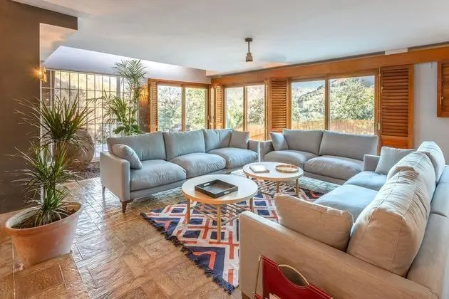 Apart Daire, 6 Yatak Odası