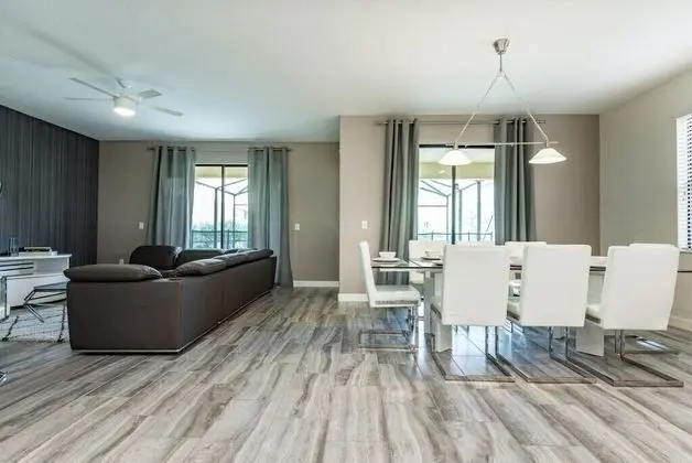Villa (6 bedroom 5 bathroom in Solterra Reso)