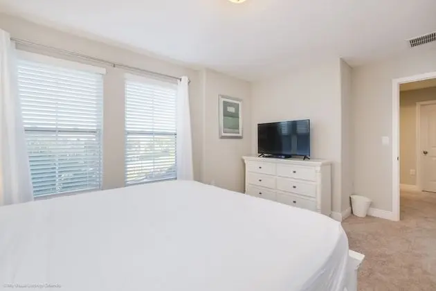 Villa (42010V Luxury 6 Bedroom 4.Bath  Home )