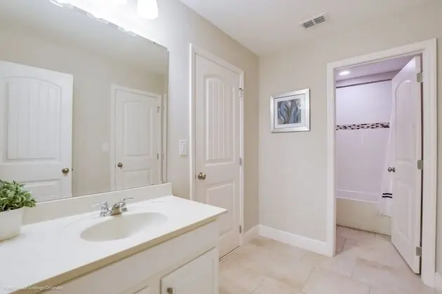 Villa (42010V Luxury 6 Bedroom 4.Bath  Home )