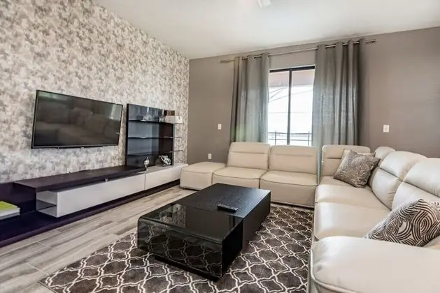 Ev (6 Bedroom 5 Bathroom Gated Resort Vil)