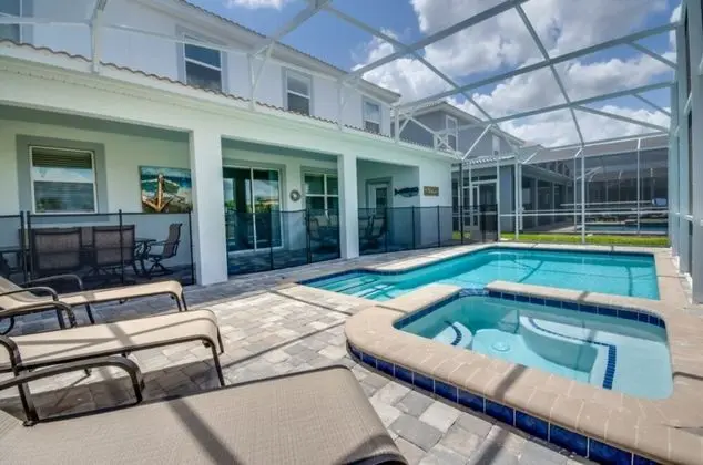 Villa (6 Bedroom 5 Bathroom)