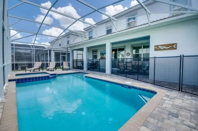 Villa (6 Bedroom 5 Bathroom)