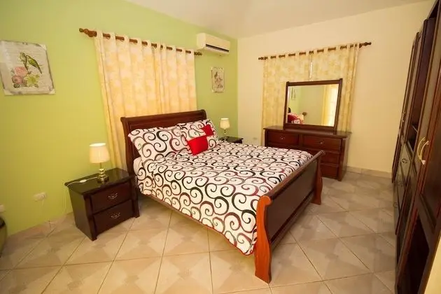 Villa (6 Bedrooms)