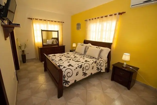 Villa (6 Bedrooms)