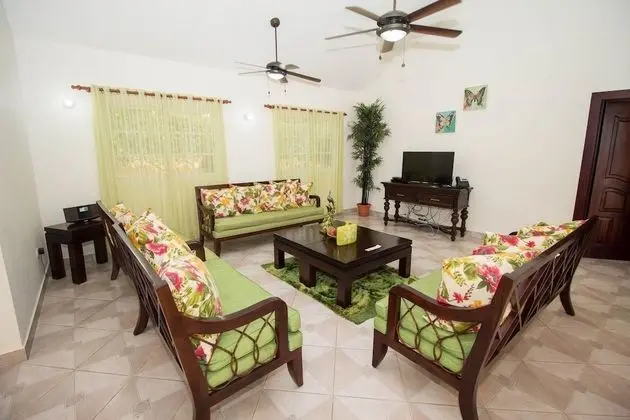 Villa (6 Bedrooms)