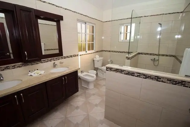 Villa (6 Bedrooms)