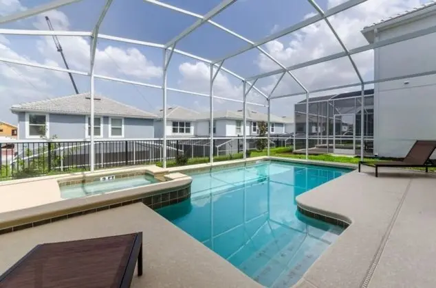 Villa (6 Bedroom 5 Bathroom Villa)