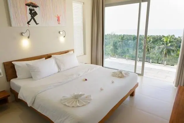 6 Bedrooms Villa