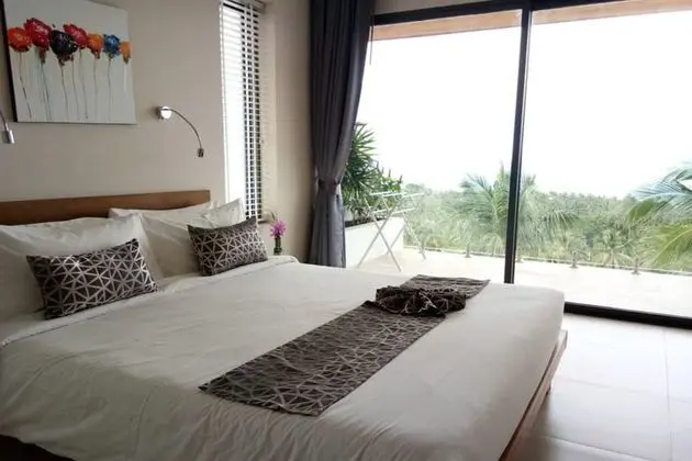 6 Bedrooms Villa