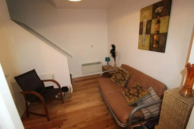 Apart Daire, 1 Büyük (Queen) Boy Yatak ve Çekyat
