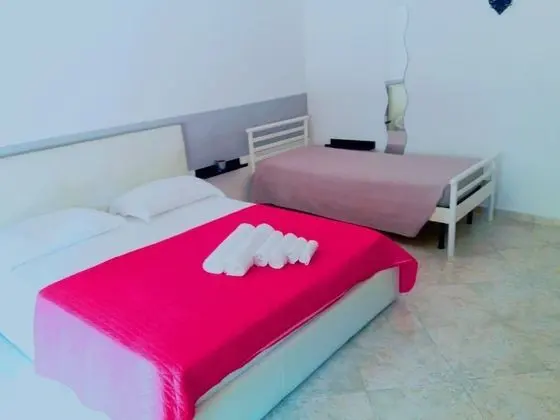 Tek Büyük Yataklı Oda (Rosa)