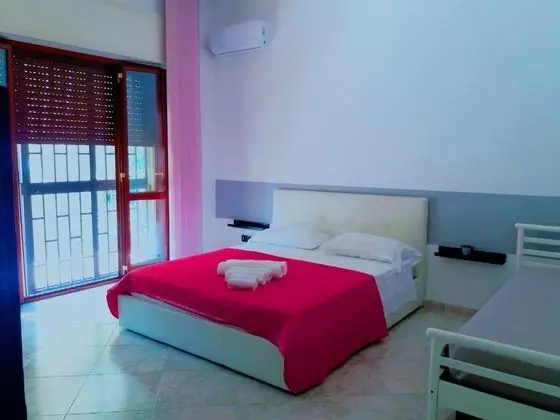 Tek Büyük Yataklı Oda (Rosa)