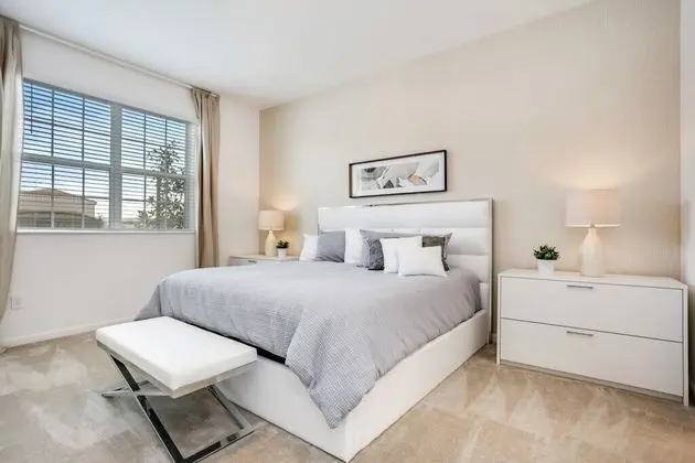 Villa (6052BROA)