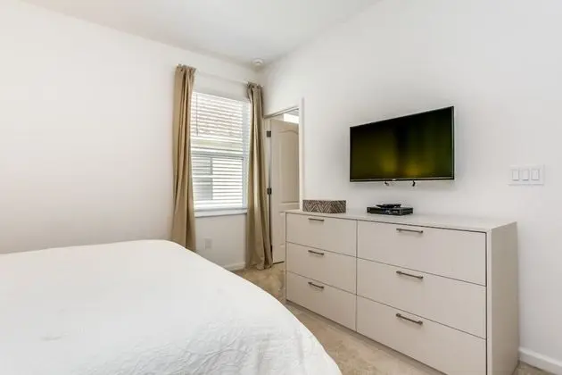 Villa (6052BROA)