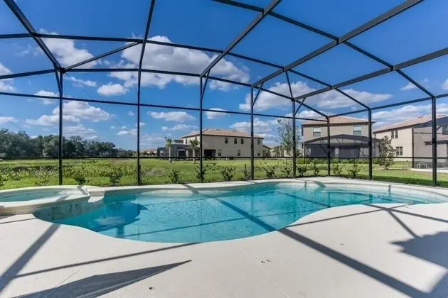 Villa (6052BROA)