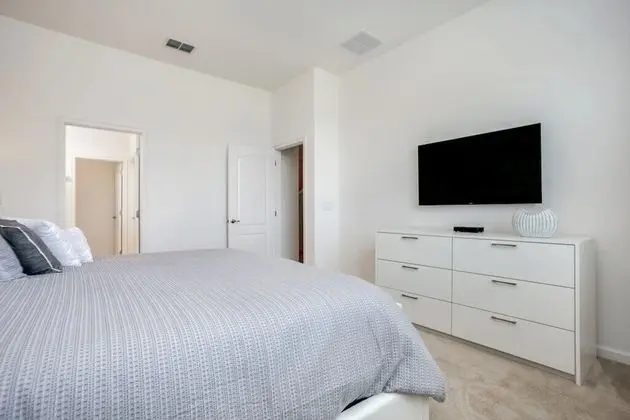 Villa (6052BROA)