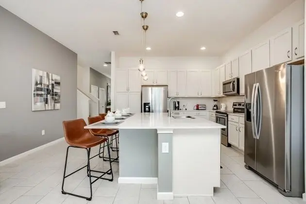 Villa (6052BROA)